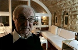 Iraqi Architect Rifat Chadirji Succumbs to COVID-19